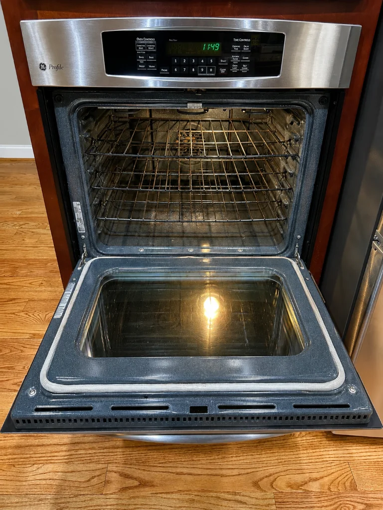 After cleaning: spotless wall oven